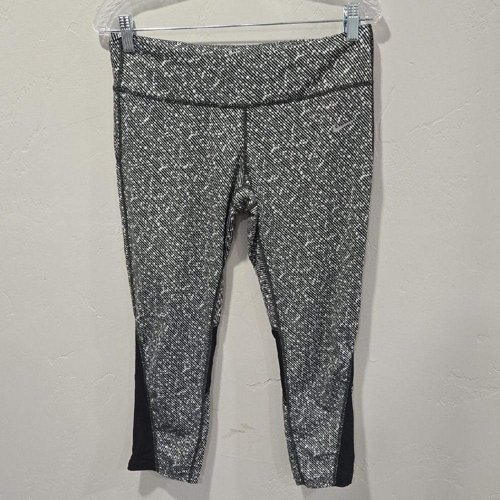 Nike Dri-FIT Black and White Leggings